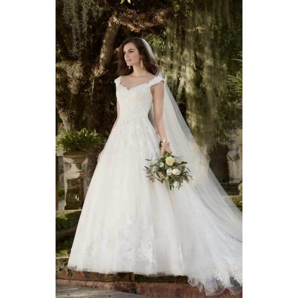 Essense of Australia Dresses & Skirts - Essense of Australia Wedding Gown / NWT